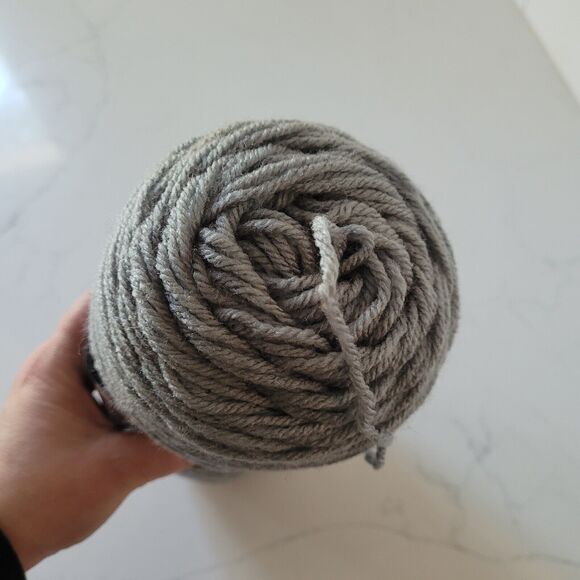 Red Heart Super Saver Yarn Dusty Grey 5399 Solid 7 oz Acrylic Medium 4 - Picture 5 of 6